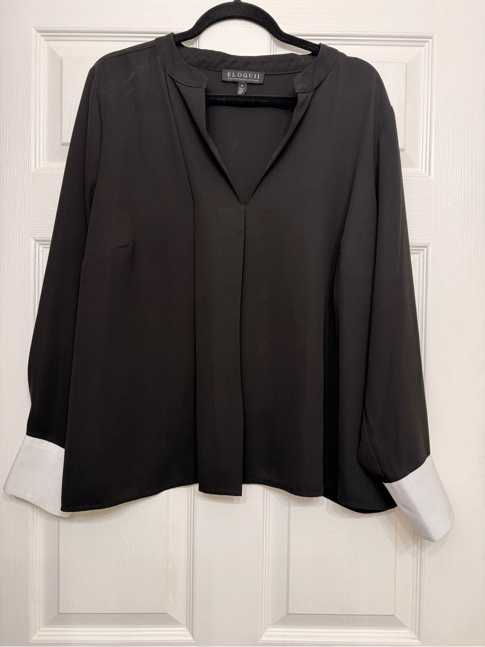 ELOQUII Black White Contrast Cuff V Neck Blouse Size 18
